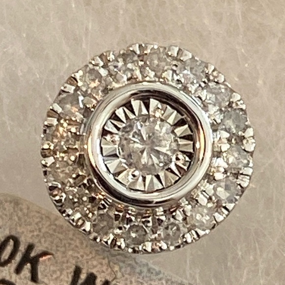 NWT diamond earrings - Picture 3 of 4